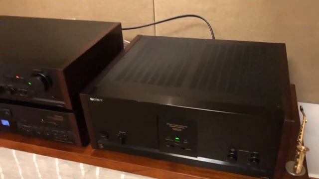 SONY TA-E80ES + SONY TA-N80ES + SONY CDP-X559ES + Dynaudio 25 Aniversario