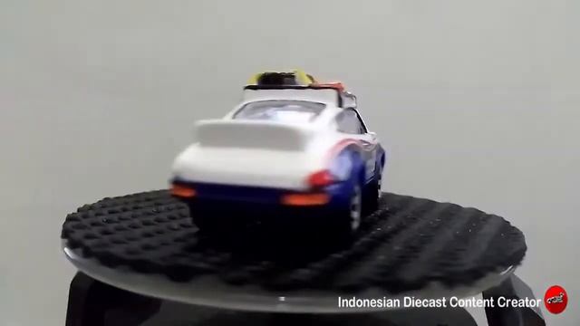 Kustom Amatiran 1985 Porsche 911 Rally Matchbox смотреть онлайн