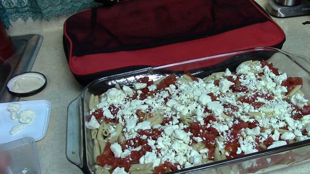 Hot Logic Sausage, Pasta and Feta Cheese Casserole смотреть онлайн