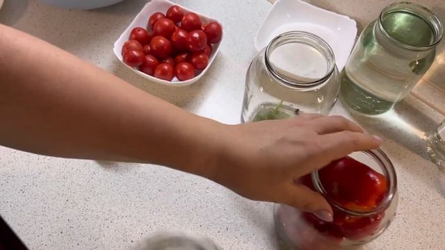 Перець з помідорою та часником🌶🫙/ виходить дуже смачним смотреть онлайн