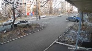 В Димитровграде ВАЗ 2114 влетел в дорожное ограждение после столкновения с внедорожником