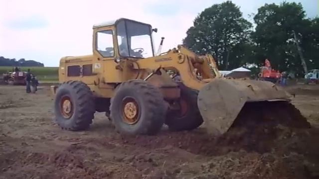 Erdarbeiten mit Hanomag B11 Radlader смотреть онлайн