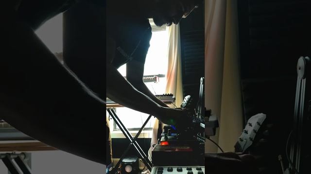 DAWLESS AMBIENT : 08.12.21 (Alesis Micron + FX pedals) смотреть онлайн