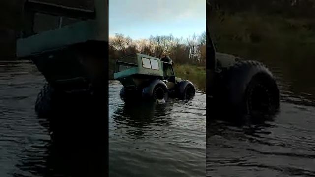Вездеход М2 на шинах Трэкол 1600х700 плавание. смотреть онлайн