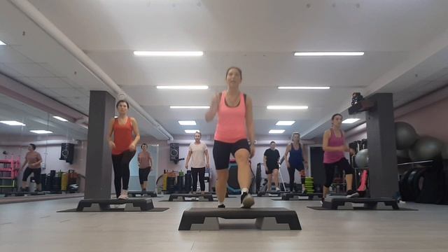 СТЕП АЭРОБИКА ЦЕЛАЯ ТРЕНИРОВКА / STEP AEROBICS смотреть онлайн