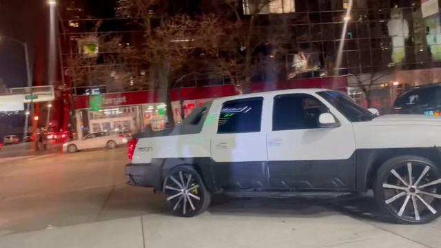 CRUISING DOWNTOWN CHICAGO- RAN INTO THE HEAVY CHEVY CLUB смотреть онлайн