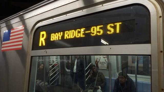 BMT Queens Boulevard Local: Manhattan bound R-160B Siemens R local train @ 67th Avenue! смотреть онлайн