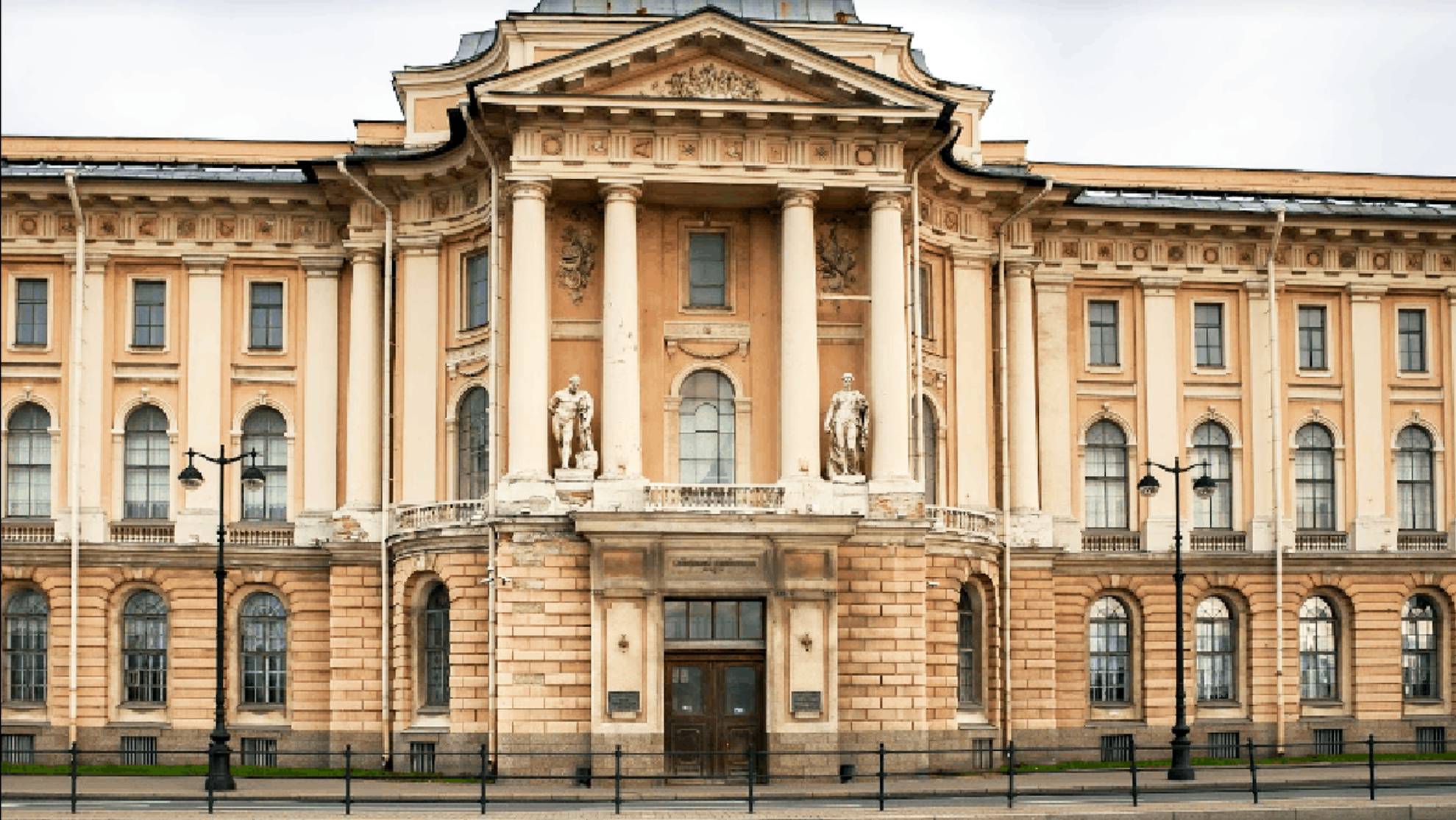 Мировые шедевры в одном месте. Коллекция слепков Музея Академии художеств / Анна Пиотровская. Лекция смотреть онлайн