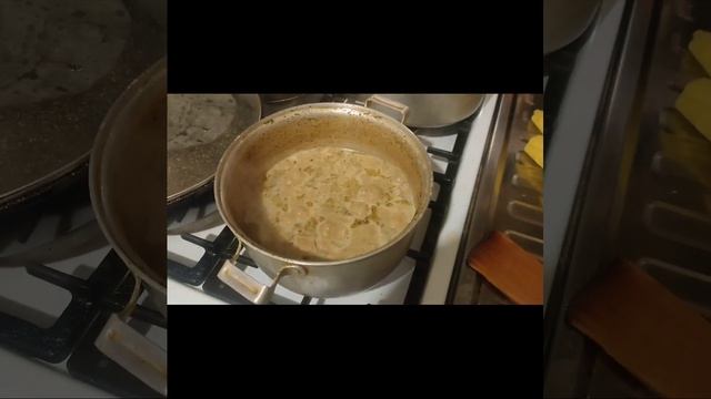 Сегодня новое- старое блюдо "запеканка из макарон с курицей и грибами от Младшого" смотреть онлайн