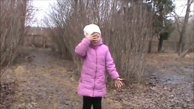 Страна читающая — Варя Раевская читает произведение «Март» (Гурина Ирина) смотреть онлайн