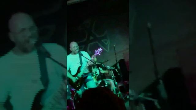 "БОЛЬНО", "БИР ВАМПИР" (live) группа БМП (heavy metal) Воронец Игорь, Пызин Дмитрий, Пастухов Анд. смотреть онлайн