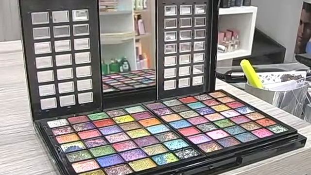 ANNY FARMA com MAQUIAGEM E PERFUMES смотреть онлайн