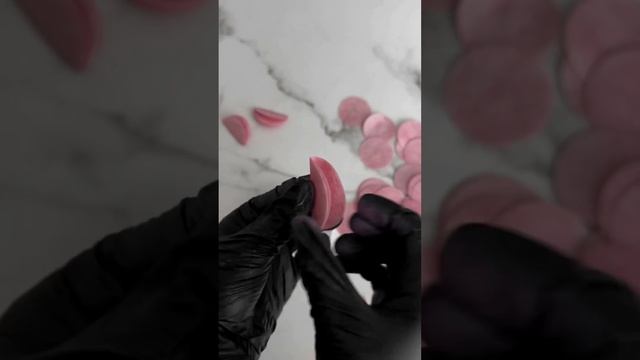 Трендовый декор торта из ВАФЕЛЬНОЙ БУМАГИ💞🩷 #декорторта смотреть онлайн