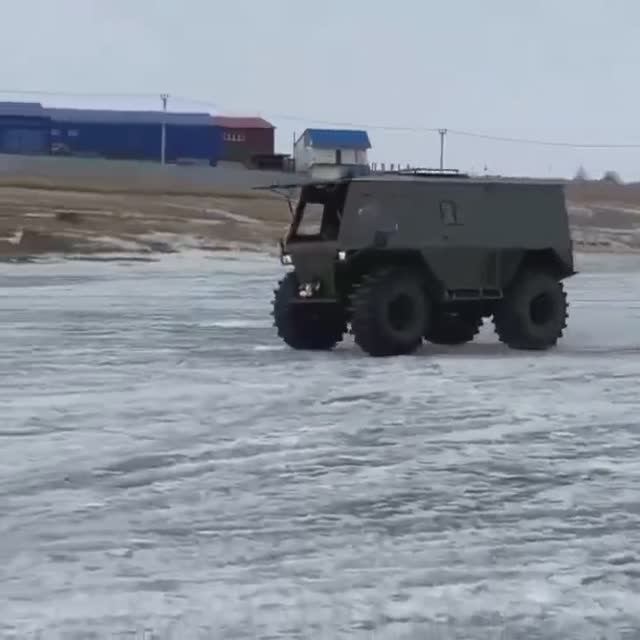 Вездеход Восток, по льду озера смотреть онлайн