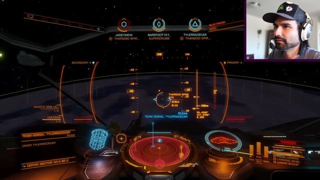 Rescuing Stranded Players out of the Spires! | Elite Dangerous смотреть онлайн