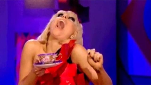 Lady Gaga ATTACKED by Russians?! смотреть онлайн