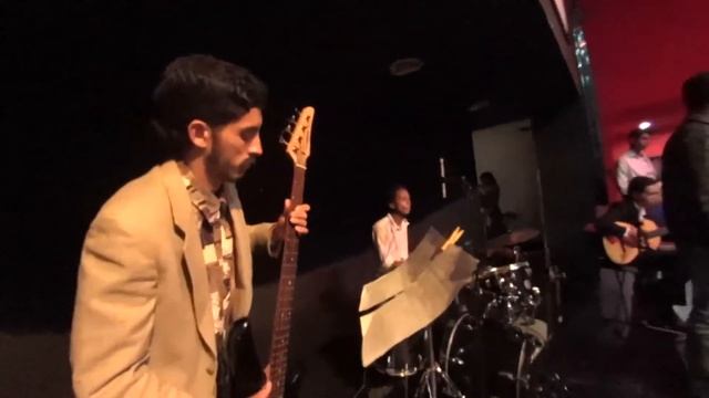 Amor y control/ Juan Diego Cano. Cantábile 3738027 (Canto, Guitarra, piano y percusiòn). смотреть онлайн