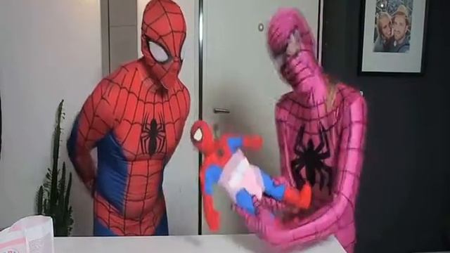 SPIDERMAN, PINK SPIDERGIRL & SPIDERBABY | Funny Superhero Parents Movie