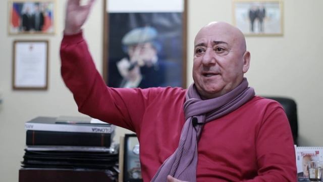 Moskva Akademik Satira teatrının direktoru Məmmədəli Ağayev смотреть онлайн