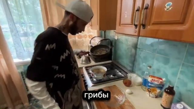Готовим дома запеченную картошку 🤤 смотреть онлайн