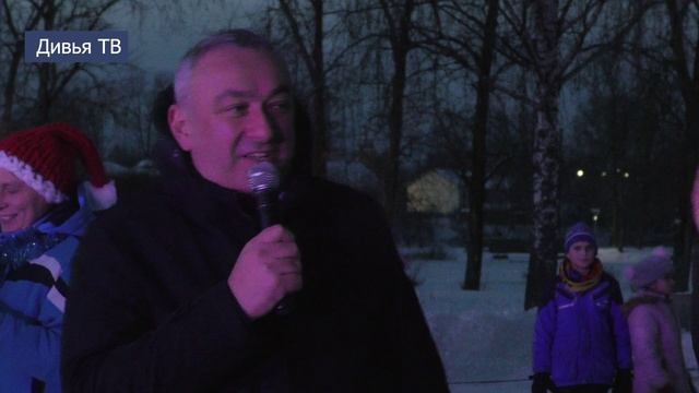 Зажгли главную новогоднюю ёлку города смотреть онлайн