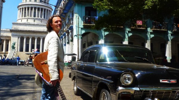 Leonid IO guitar player promo