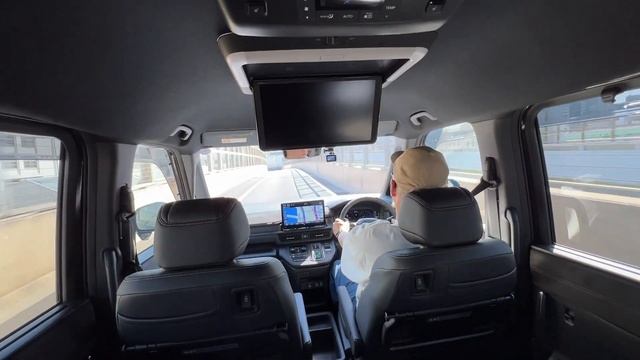 【ホンダ新型ステップワゴンSPADA PREMIUMLINE】2列目・3列目の乗り心地はどう？6代目新型ステップワゴンe:HEVスパーダプレミアムライン走行編。イヤフォンで聞くと走行音など良く分かり смотреть онлайн