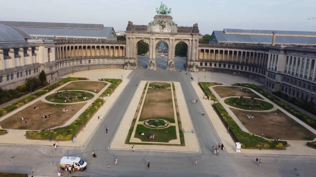 Belgium: A Tour Around Brussels (Midi, Grand Place, Parc du Cinquantenaire) смотреть онлайн