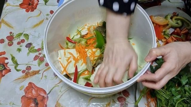 КАРАМ ТУЗЛАДИМ ОДДИЙ УСУЛДА🫠🥬🧄🌶🫑🥕(Karam Tuzlash)