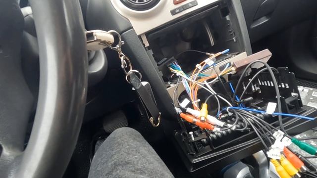 Впихнул 9 дюмой в Opel Corsa D за 7к Promusic TS7 #opel #corsad #автозвук #магнитолаандроид