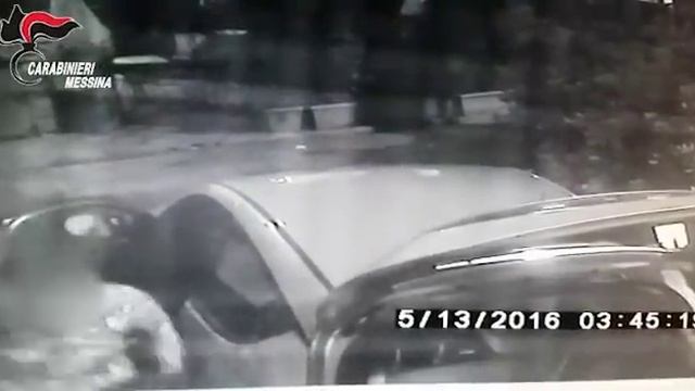 Operazione Tiramisù: il video del furto смотреть онлайн