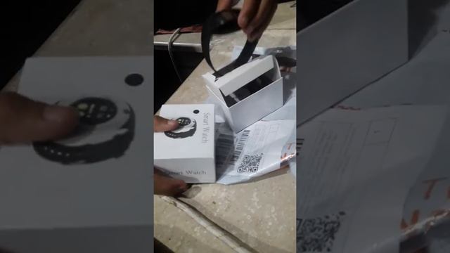 Unboxing of smartwatch Y1 смотреть онлайн