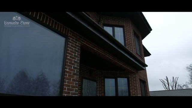 Отделка загородного дома декоративным камнем «Леонардо Стоун». смотреть онлайн