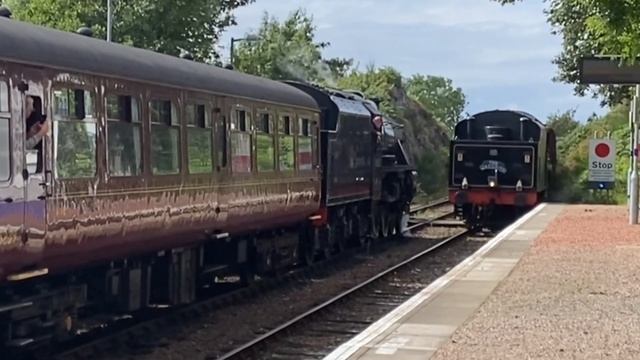 Two Jacobite steam trains stopping at Arisaig station смотреть онлайн