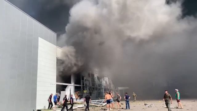 видео после прилета в ТЦ в Кременчуге смотреть онлайн