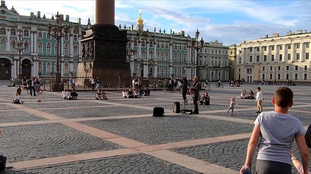 Закон Сансары. Уличный музыкант на Невском. смотреть онлайн