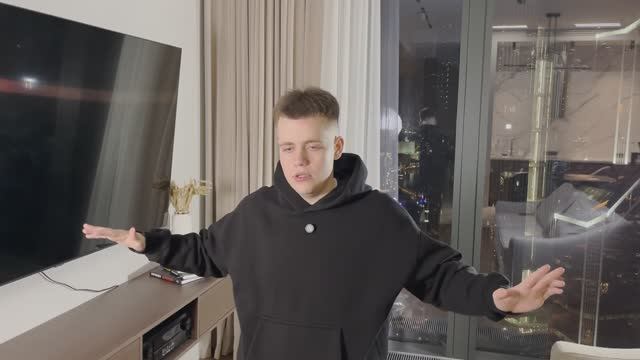 Прибыльный бизнес на WB в 2025. Что такое "Система Максима Емельянова" смотреть онлайн