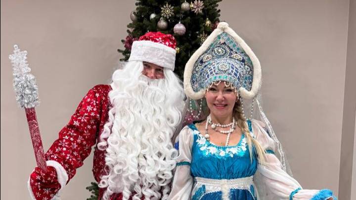 Дед Мороз и Снегурочка смотреть онлайн