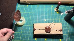 Как поставить сургучную печать.