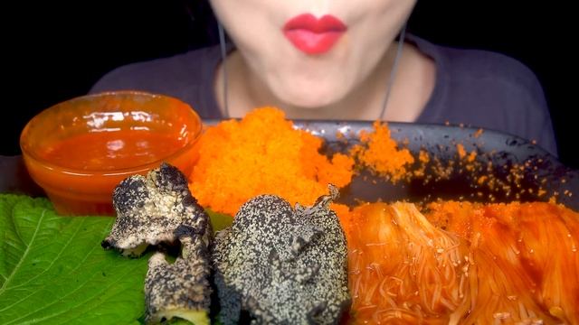 TOBIKO EGGS SEA SNAIL BULDAK ENOKI MUSHROOMS ASMR MUKBANG 날치알 바다달팽이 군소 불닭 팽이버섯 리얼사운드 먹방 смотреть онлайн