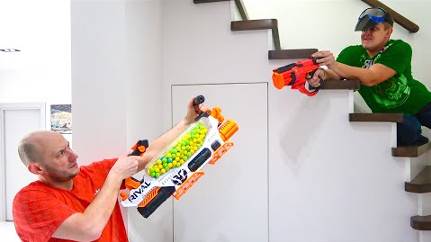 ЛЫСАЯ БОРОДА В ТЮРЬМЕ. СТАРОМУ ДОСТАЛОСЬ. NERF BROTHERS