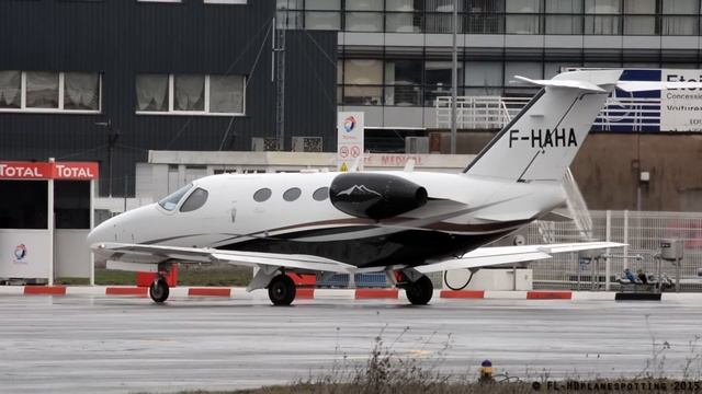 Cessna 510 Citation Mustang F-HAHA Close Landing, Taxi & Takeoff At Albi-Le Séquestre [LBI/LFCI]