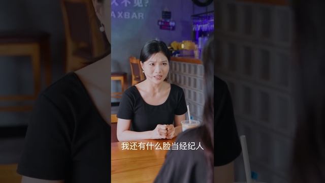 一口氣看完《重生夫人馬甲太多不好惹！》一睜眼她回到逃婚前，還沒和渣男私奔，未婚夫更沒因救她被惡毒妹妹害死。她一把抱住未婚夫在他唇上轻啄，發誓這一世好好愛他！讓渣男惡女付出代價！TGDJ