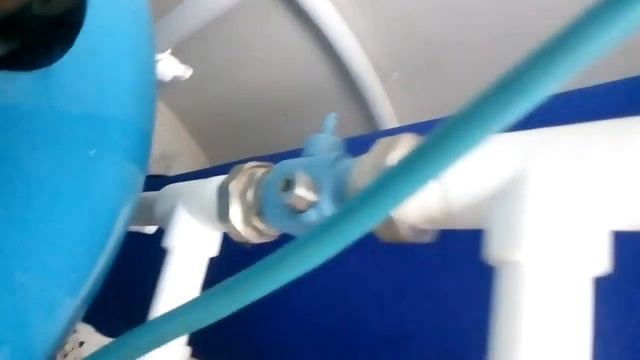 Обезжелезиватель воды в кессоне - безкомпрессорная аэрация воды смотреть онлайн