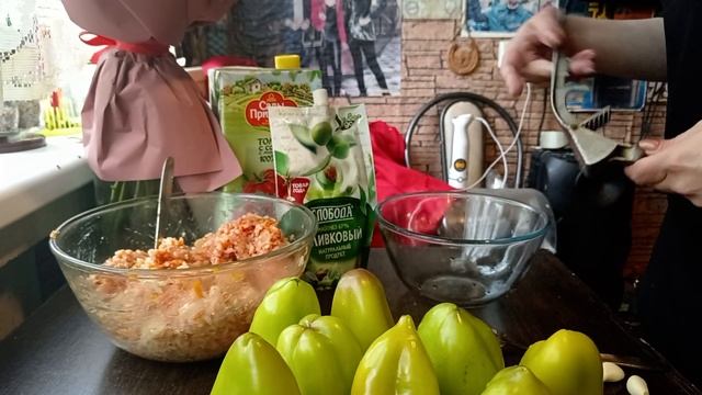 Фаршированные перцы. #рек #рецепт #вкусно #томатныйсок #cooking #перец #фаршированныйперец #фарш смотреть онлайн