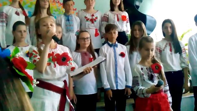 Катя и Лиза Балицкие / Ведущие концерта 21.05.2015 г. (4) смотреть онлайн
