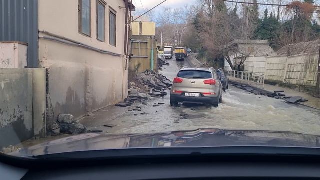 Потоп в Сочи 18.12.24 пер. Виноградный смотреть онлайн