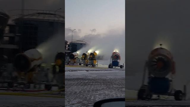 Генератор снега в действии. SnowMachine смотреть онлайн