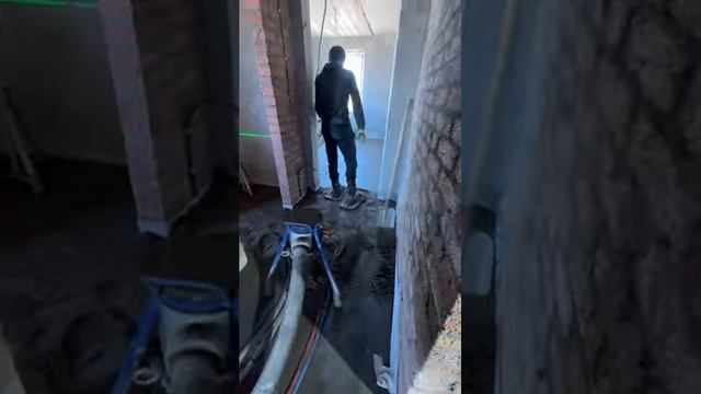 Все о полусухой стяжке пола, Стяжка пола, технологический процесс #shorts смотреть онлайн