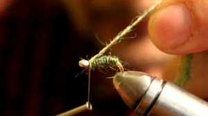 простая, но уловистая мушка на хариуса